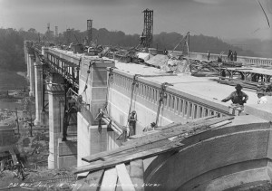 Prince_Edward_Viaduct_under_construction